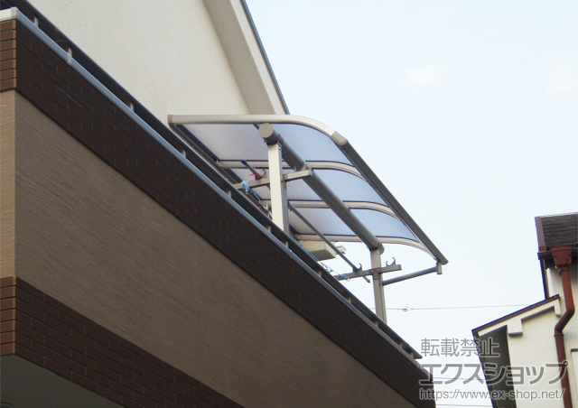 東京都練馬区ののバルコニー・ベランダ屋根 プレシオステラス R型 屋根タイプ 単体 積雪〜20cm対応 施工例