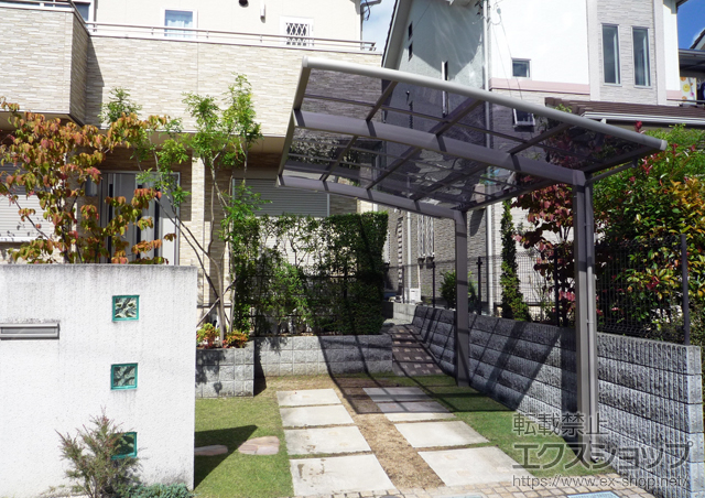 大阪府富田林市のLIXIL リクシル（トステム）のカーポート カーブポートシグマIII 積雪〜30cm対応 施工例