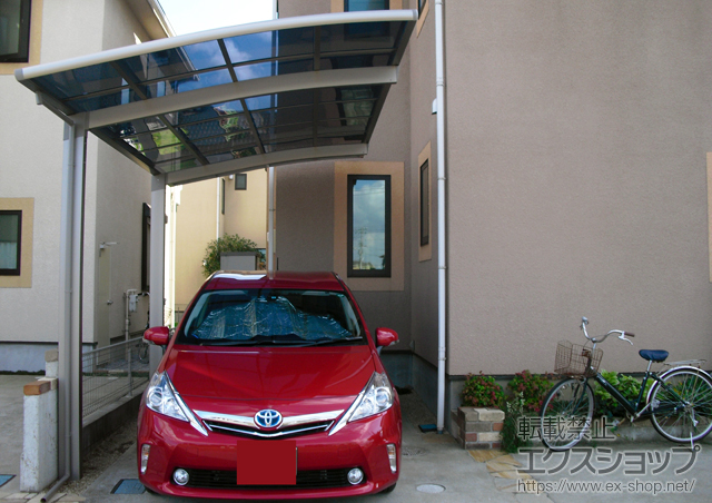 茨城県つくばみらい市のLIXIL リクシル（トステム）のカーポート カーブポートシグマIII 積雪〜30cm対応 施工例