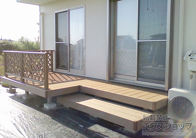 千葉県成田市のLIXIL リクシル（トステム）のウッドデッキ リコステージII 単体+ウッドデッキフェンス 施工例