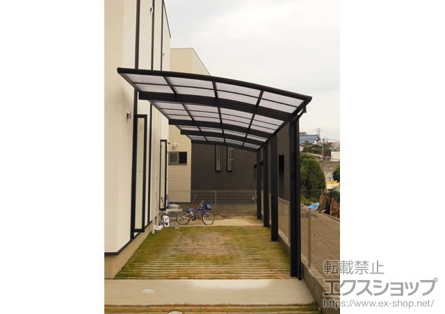 福岡県福岡市ののカーポート レイナポート 縦連棟 積雪〜20cm対応+水平式物干し 2本入り 施工例