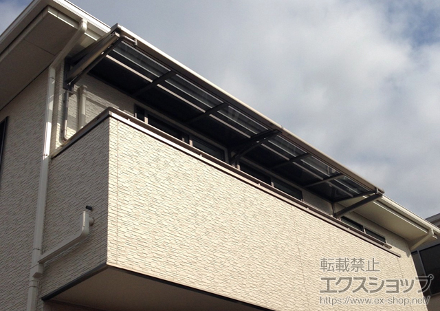 栃木県宇都宮市のLIXIL リクシル（トステム）のバルコニー・ベランダ屋根 ライザーテラスII F型 ルーフタイプ 単体 積雪〜20?対応 施工例