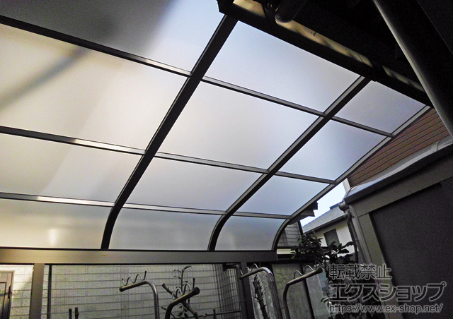 香川県高松市のLIXIL リクシル（トステム）のテラス屋根 ライザーテラスII R型 テラスタイプ 単体 積雪〜20cm対応 施工例