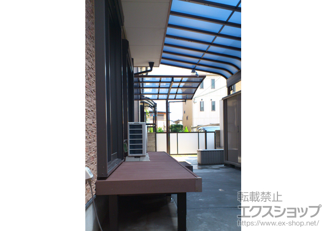 徳島県徳島市ののウッドデッキ リウッドデッキ200＋独立式リウッドステップ2型＋ライザーテラスII 前面スクリーン1段 施工例