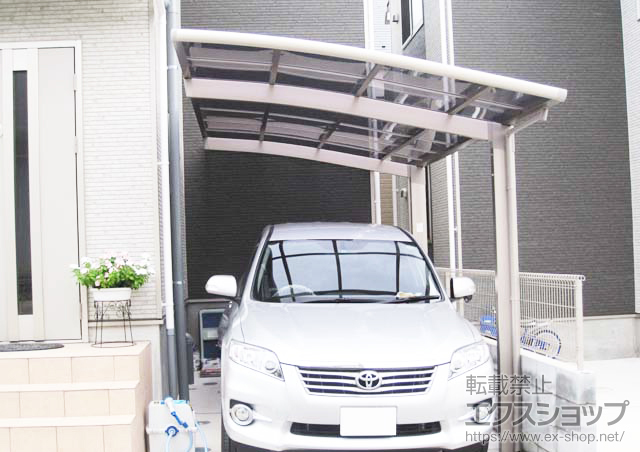 埼玉県川口市のLIXIL リクシル（トステム）のカーポート カーブポートシグマIII　積雪〜20cm対応 施工例