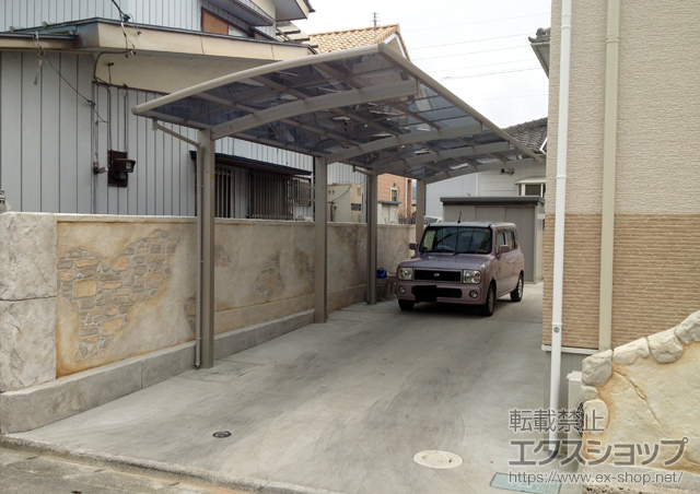群馬県高崎市ののカーポート プレシオスポート 縦連棟 積雪〜20cm対応
幅=2,400mm 施工例
