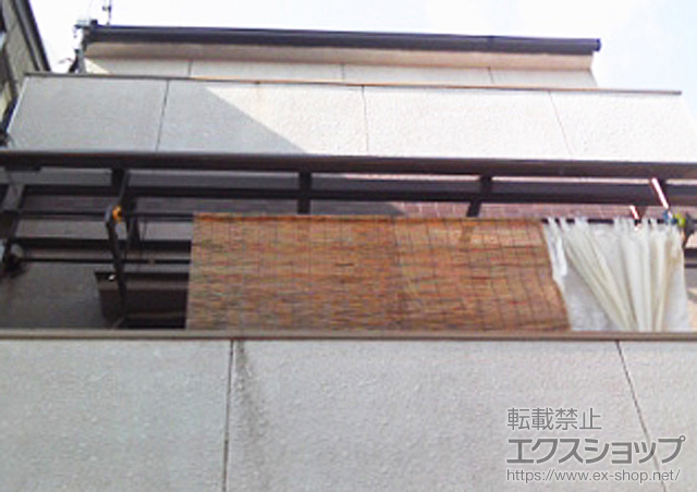 大阪府吹田市のLIXIL リクシル（トステム）のバルコニー・ベランダ屋根 ライザーテラスII R型 屋根タイプ 単体 積雪〜20cm対応 施工例