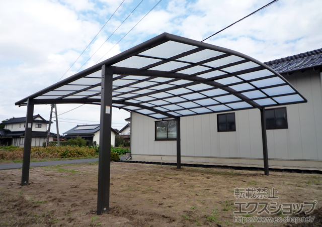 島根県出雲市のLIXIL リクシル（トステム）のカーポート カーブポートシグマIII ワイド 積雪〜30cm対応 施工例