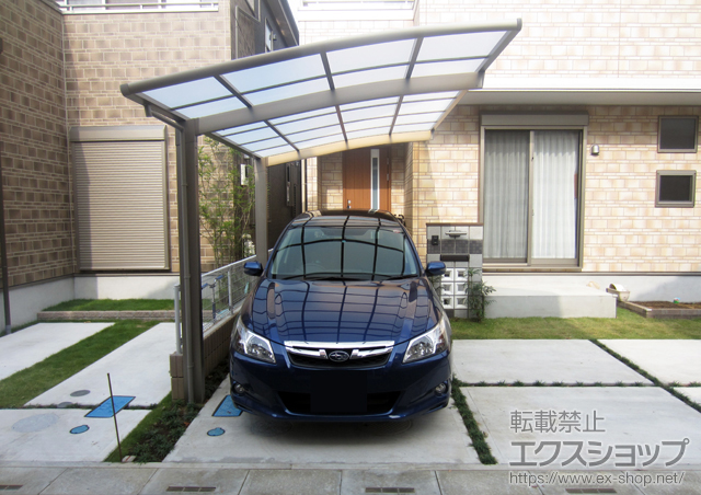 埼玉県越谷市のLIXIL リクシル（トステム）のカーポート カーブポートシグマIII 積雪〜30cm対応 施工例