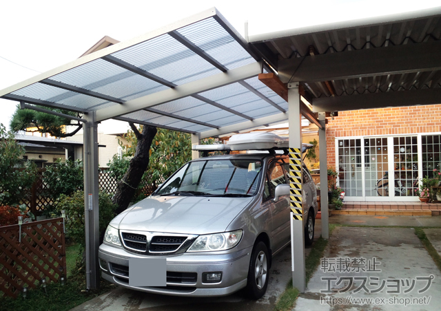 秋田県秋田市のLIXIL リクシル（トステム）のカーポート サーフポートIII 積雪〜20cm対応 施工例