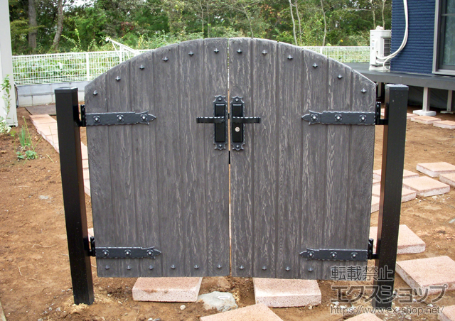 埼玉県川越市のの門扉 ボレロ3型門扉 両開き 75角門柱使用 施工例