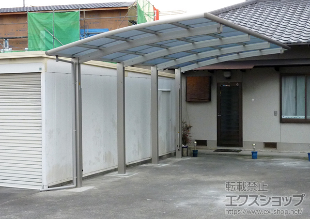 香川県丸亀市ののカーポート レイナポートZ 延長 積雪〜20cm対応+ レイナポートZ用 着脱式サポート 2本入(標準・ハイルーフ用) 施工例
