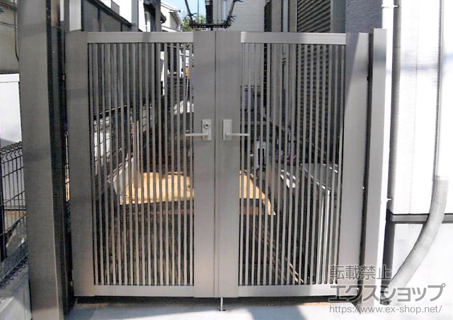 兵庫県神戸市のLIXIL リクシル(新日軽)の門扉 エクジス門扉R2型 両開き 柱使用 施工例