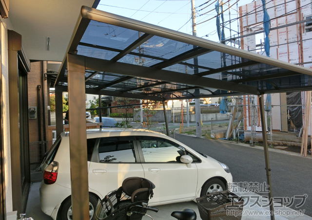 東京都府中市のLIXIL リクシル（トステム）のカーポート レガーナポートシグマIII 積雪〜30cm対応+着脱式サポート（補助柱） 標準 施工例