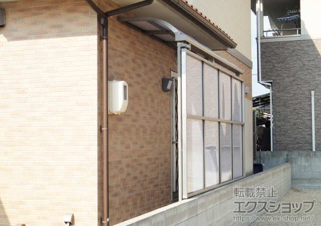 岡山県岡山市南区のLIXIL リクシル（トステム）のテラス屋根 ライザーテラスII R型 テラスタイプ 単体 積雪〜20cm対応＋前面スクリーン 1段用 施工例