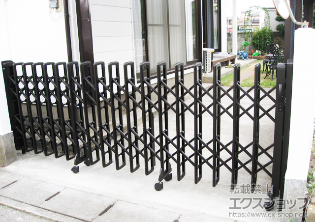 栃木県小山市ののカーゲート レイオス2型 ノンレール 片開き 33S 施工例