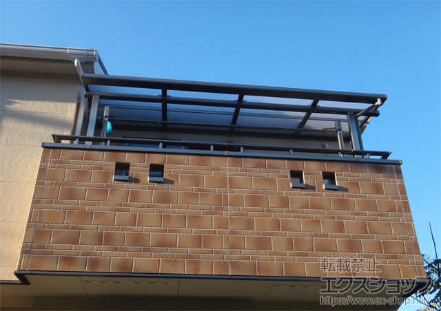愛知県名古屋市のLIXIL リクシル（トステム）のバルコニー・ベランダ屋根 ライザーテラスII F型 屋根タイプ 単体 積雪〜20cm対応 施工例