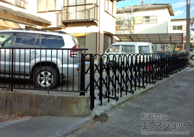 静岡県富士市ののカーゲート ジャンボD1型 スチール ノンレール 両開き 1200W 施工例