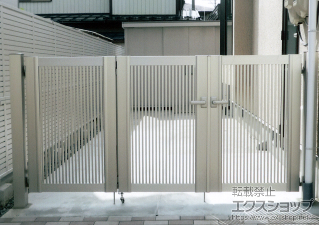 岩手県盛岡市のの門扉 エクスライン門扉2型 3枚折戸仕様 門柱使用 施工例