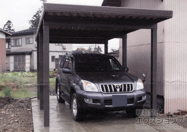 秋田県横手市のLIXIL リクシル（トステム）のカーポート テリオスポートIII 4500 6本柱　積雪〜150cm対応 施工例
