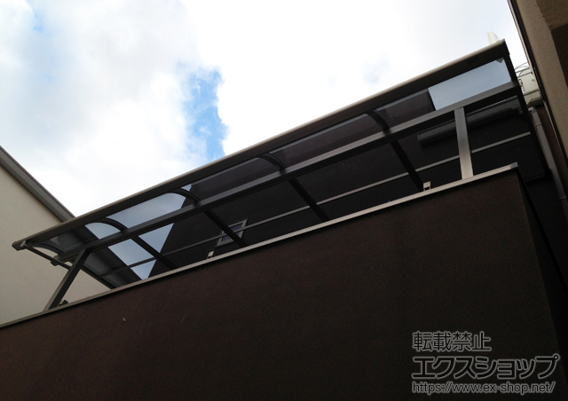兵庫県神戸市のLIXIL リクシル（トステム）のバルコニー・ベランダ屋根 ライザーテラスII R型 屋根タイプ 単体 積雪〜20cm対応 施工例
