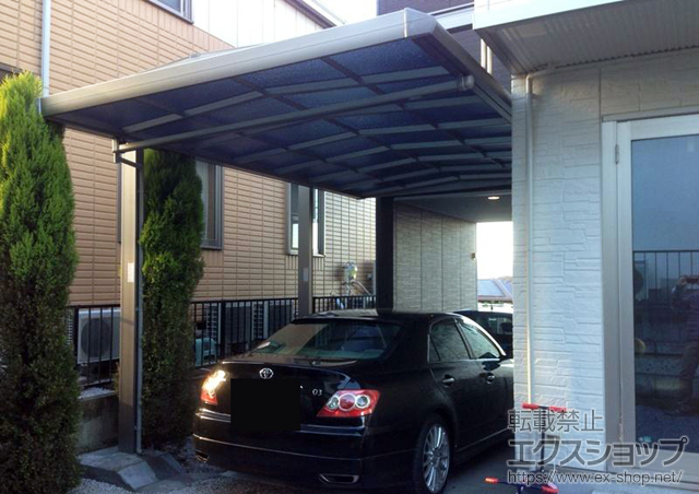 東京都八王子市のLIXIL リクシル（トステム）のカーポート マルチスクエア フラット屋根 片支持タイプ ロング柱 積雪〜20cm対応 施工例