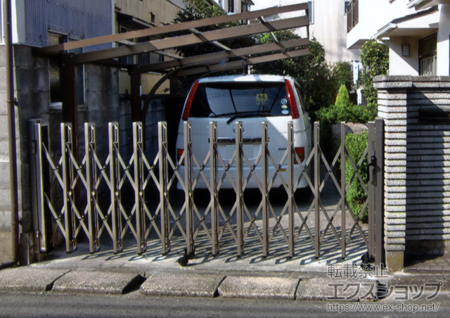 神奈川県川崎市ののカーゲート トリップゲート PC型 ノンレール 片開き 施工例