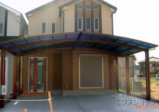 大阪府堺市ののカーポート レイナトリプルポート 積雪〜20cm対応+水平式物干し（カーポート柱用） 2本入り 施工例