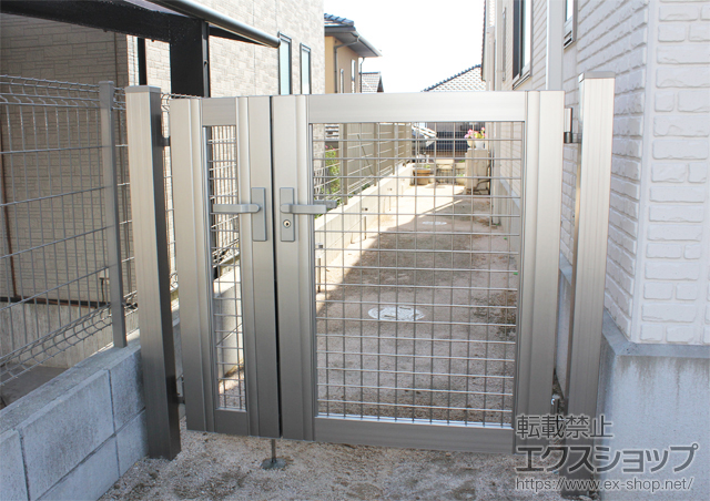 広島県廿日市市のの門扉 プリレオR13型門扉 親子両開き 柱使用 施工例