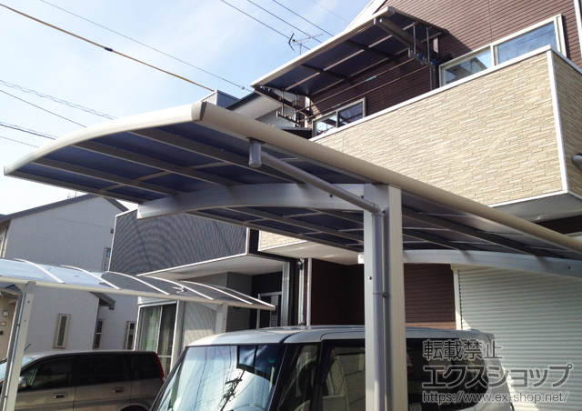 静岡県静岡市葵区のLIXIL リクシル（トステム）のバルコニー・ベランダ屋根 ライザーテラスII F型 ルーフタイプ 単体 積雪〜20cm対応＋吊り下げ物干し ロング 標準 2本入 施工例