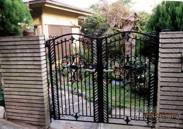 神奈川県横浜市のの門扉 フェスタB型 両開き 柱仕様 施工例