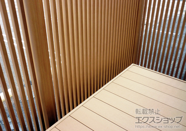 岐阜県多治見市ののウッドデッキ リウッドデッキ200＋Gスクリーン 縦格子 施工例