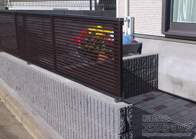 東京都練馬区ののフェンス・柵 ライフモダンII B1型フェンス 複合色　フリーポールタイプ 施工例