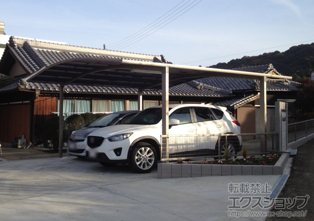 和歌山県海南市のLIXIL リクシル（トステム）のカーポート カーブポートシグマIII ワイド 積雪〜30cm対応 施工例