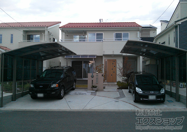 埼玉県飯能市のLIXIL リクシル（トステム）のカーポート カーブポートシグマIII 耐風圧強度仕様+カーブポートシグマIII用 サイドパネル 施工例