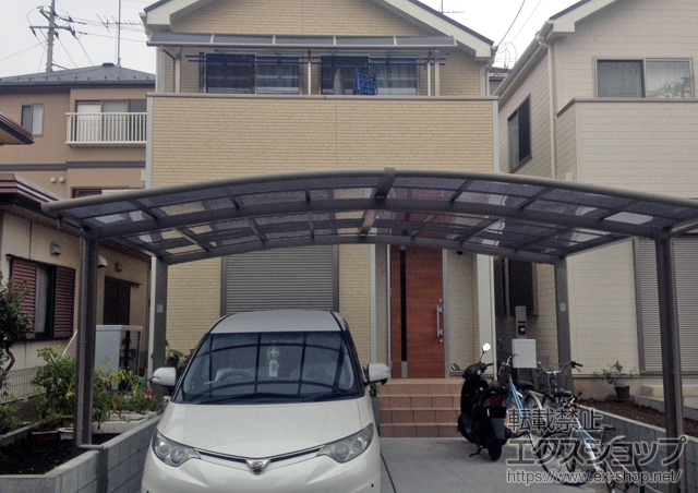 神奈川県大和市のLIXIL リクシル（トステム）のカーポート カーブポートシグマIII ワイド 積雪〜20cm対応 施工例