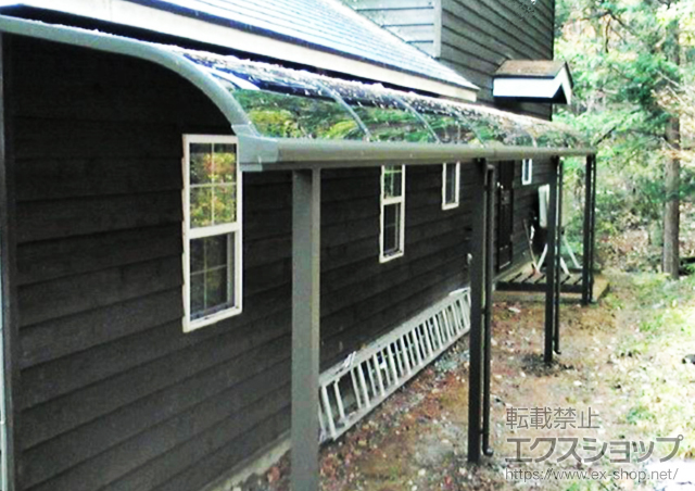 長野県木曽郡木曽町のLIXIL リクシル（トステム）のテラス屋根 ライザーテラスII R型 テラスタイプ 連棟 積雪〜50cm対応 施工例