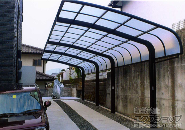 広島県廿日市のLIXIL リクシル（トステム）のカーポート テールポートシグマIII 縦連棟 積雪〜30cm対応 施工例