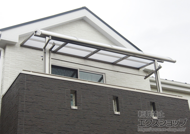 神奈川県大和市のLIXIL リクシル（トステム）のバルコニー・ベランダ屋根 ライザーテラスII R型 屋根タイプ 単体 積雪〜20cm対応 施工例