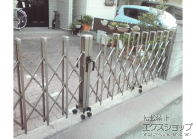 愛知県名古屋市ののカーゲート トリップゲート PB型 ノンレール 両開き　54W 施工例