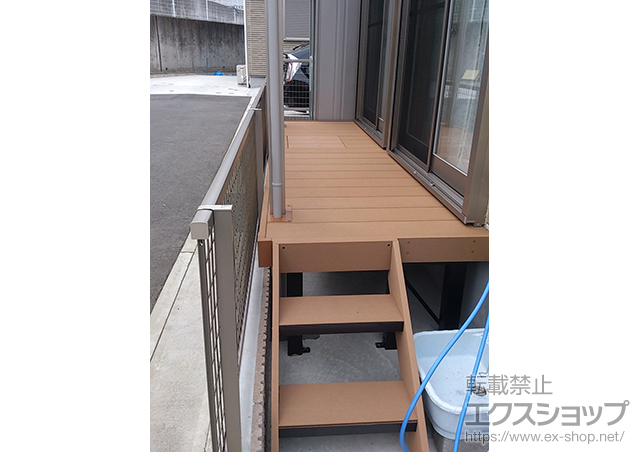 神奈川県横須賀市ののウッドデッキ リウッドデッキ 200 単体 +リウッドステップ5型 Hタイプ（2段） 施工例