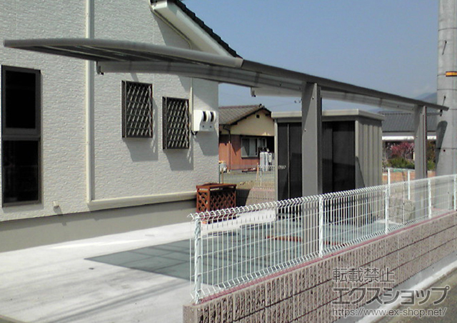 愛媛県大洲市ののカーポート レイナポート 積雪〜20cm対応+レイナポート用 着脱式サポート 標準・ハイルーフ兼用 施工例