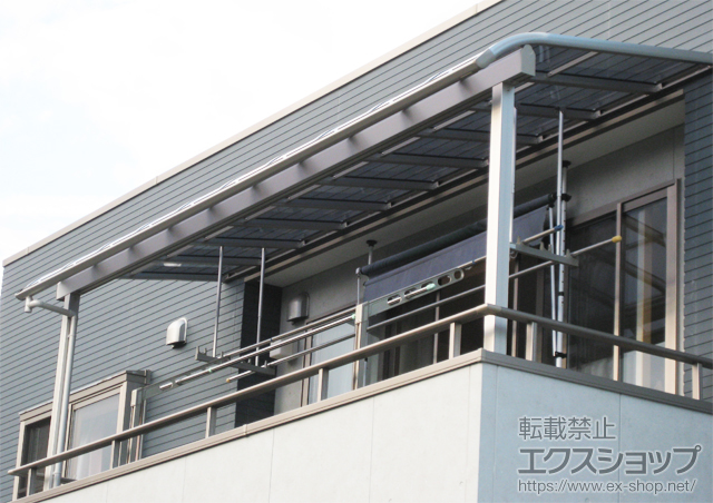 静岡県静岡市清水区ののサイクルポート・駐輪場 ヴェクターテラス R型 1500 屋根タイプ 単体 積雪〜50cm対応＋吊り下げ式物干し 標準 2本入 施工例