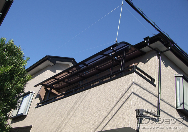埼玉県新座市のLIXIL リクシル（トステム）のバルコニー・ベランダ屋根 ライザーテラスII R型 屋根タイプ 単体 積雪〜20cm対応 施工例