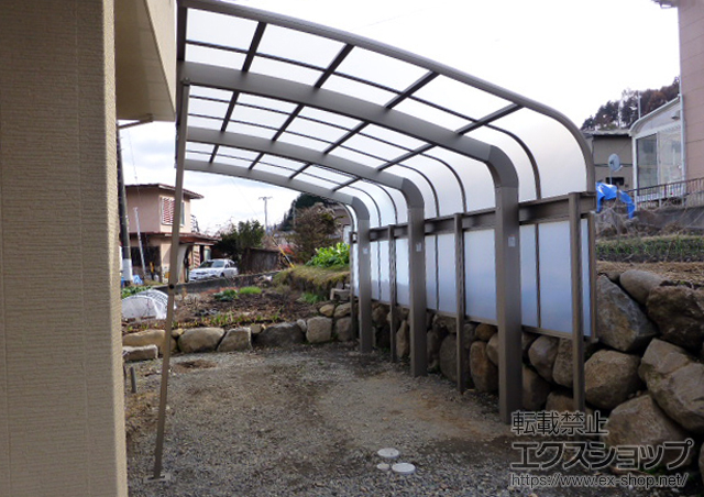 長野県岡谷市のLIXIL リクシル（トステム）のカーポート テールポートシグマIII 1500 積雪〜50cm対応+テールポートシグマIII 1500 サイドパネル +テールポートシグマIII 1500 着脱式サポート 施工例