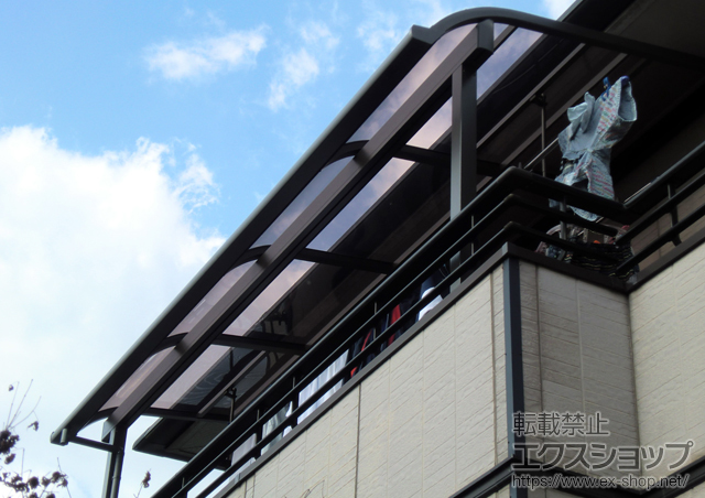 兵庫県豊岡市のLIXIL リクシル（トステム）のバルコニー・ベランダ屋根 ライザーテラスII R型 屋根タイプ 単体 積雪〜50?対応 施工例