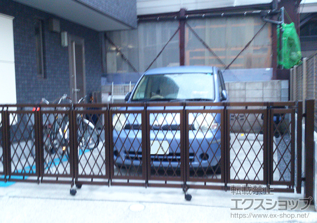 東京都葛飾区ののカーゲート エクスライン伸縮ゲート4型 ノンレール 片開き 施工例