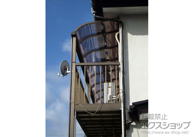 福島県福島市のLIXIL リクシル（トステム）のバルコニー・ベランダ屋根 ライザーテラスII R型 屋根タイプ 連棟 積雪〜20cm対応 施工例