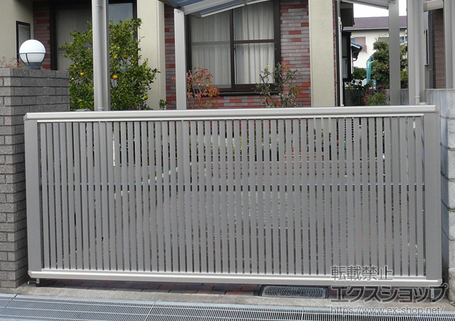 大阪府茨木市ののカーゲート エクスラインアップゲート 6型 手動式 施工例