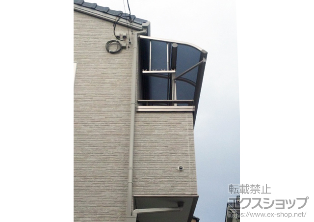 東京都八王子市ののバルコニー・ベランダ屋根 ヴェクターテラス R型 屋根タイプ 単体 積雪〜20cm対応+吊下げ物干し 標準 2本入 施工例